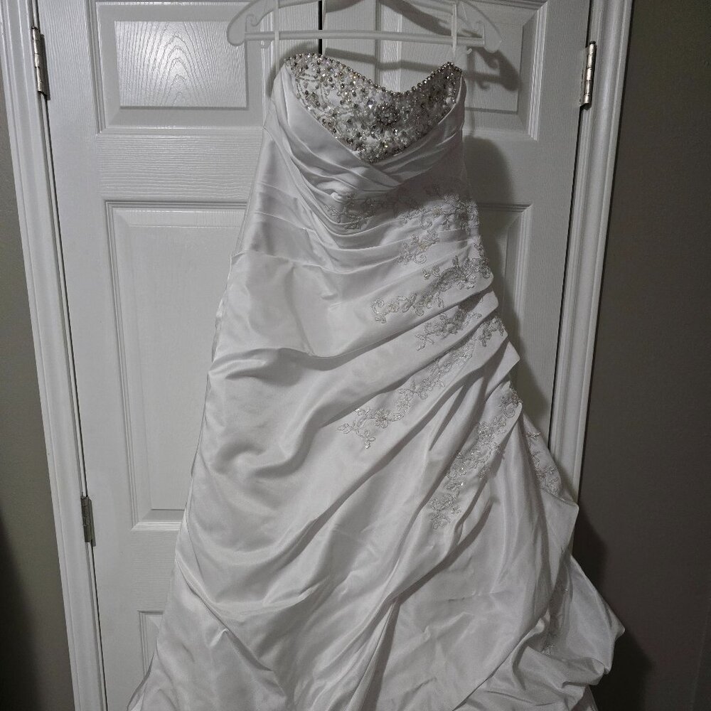Gorgeous Wedding Dress, Mori Lee By Madeline Gardner